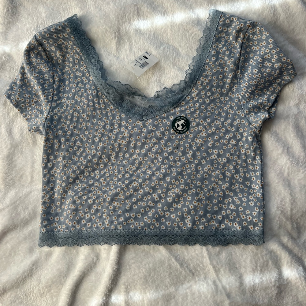 💙 Aeropostale Blue Daisy Lace-Trim Crop Tops